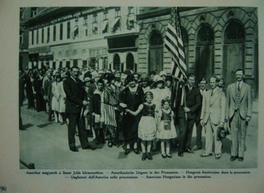 Szent Imre Album. szerk: HUSZÁR Károly.